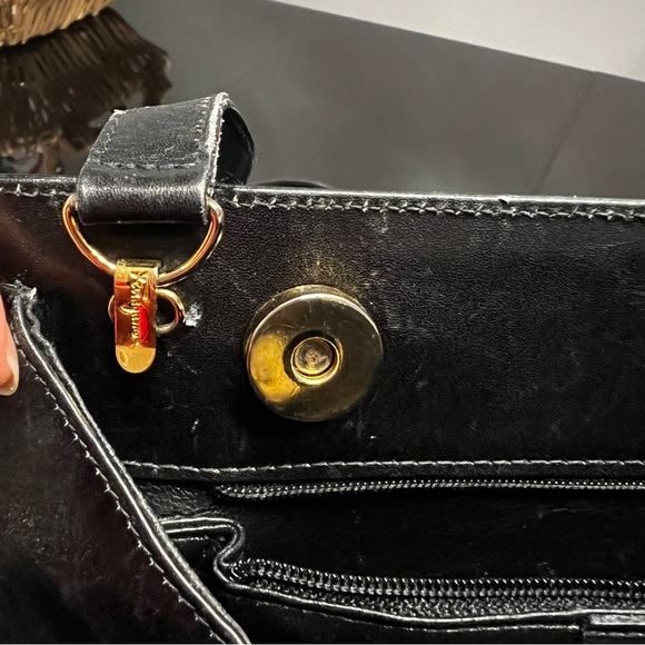 💯 Authentic Salvatore Ferragamo Gancini Vintage Leather Shoulder Bag - Picture 11 of 14